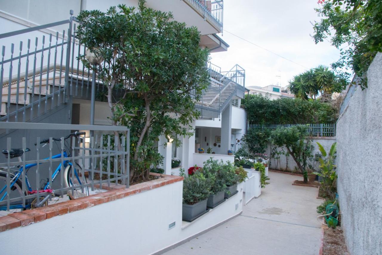 Mondello Manick Mare Apartment Palermo Bagian luar foto
