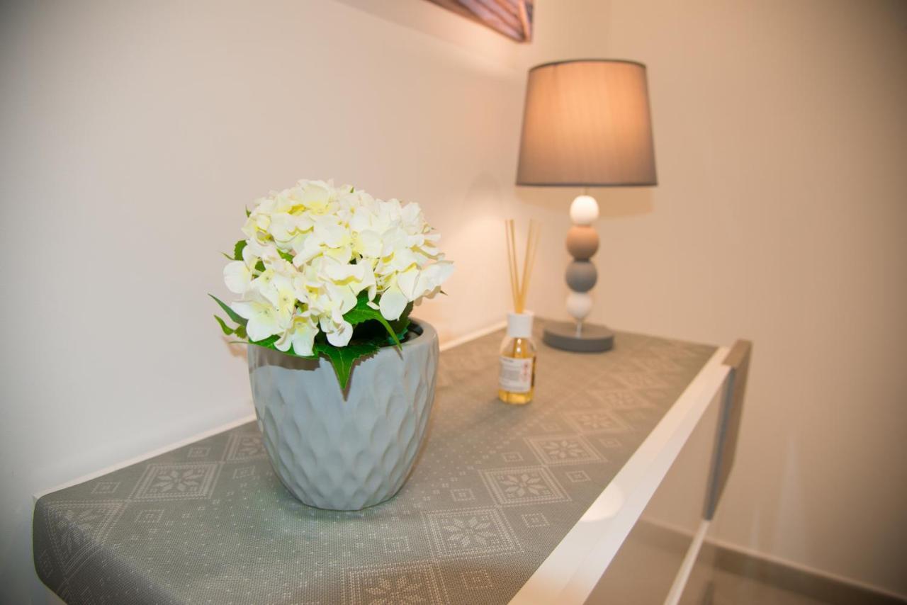 Mondello Manick Mare Apartment Palermo Bagian luar foto